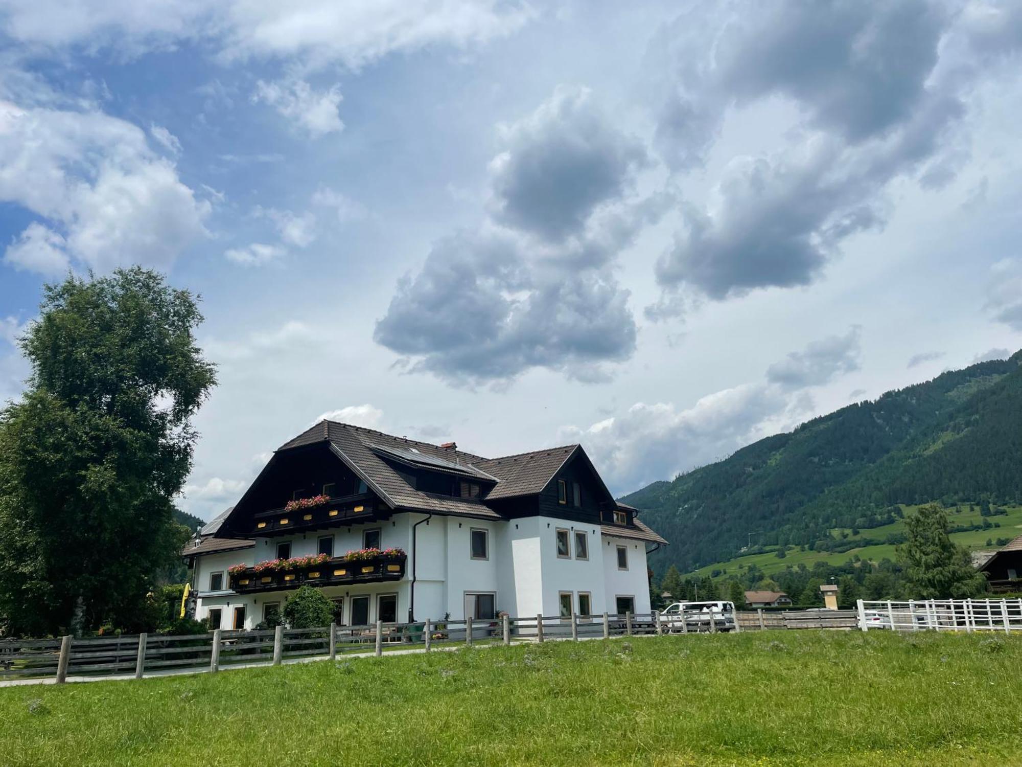 Landhaus Lungau ザンクト・ミヒャエル・イム・ルンガウ エクステリア 写真